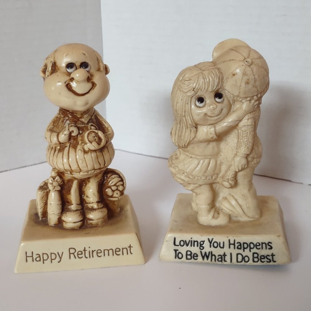 Vintage 70s Set of 2 R&W Berries Loving You 710 Happy Retirement 9227 USA Figure - Picture 2 of 6